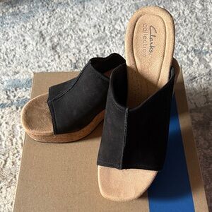 Clarks Black and Tan Women's Wedge Mules 9m nib. Cork wedge heels.